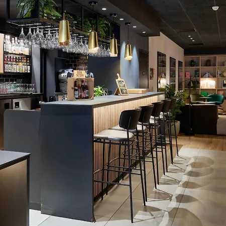 Campanile 19 - La Hotel 3*