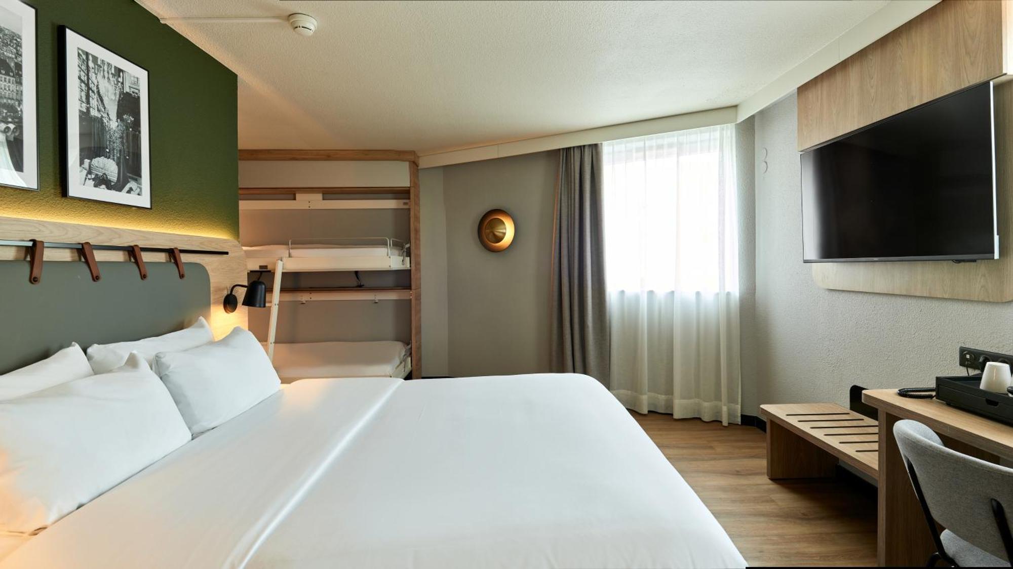 Campanile Prime 19 - La Hotel Paris