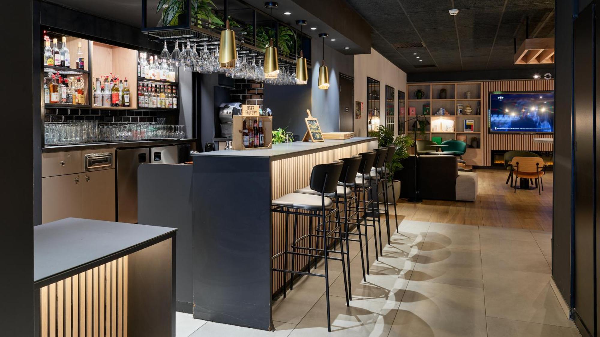 Campanile Prime 19 - La Hotel 3*